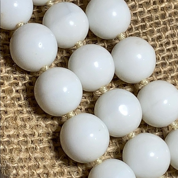 Vtg Les Bernard White Milk Glass Bead N… - Picture 2 of 4